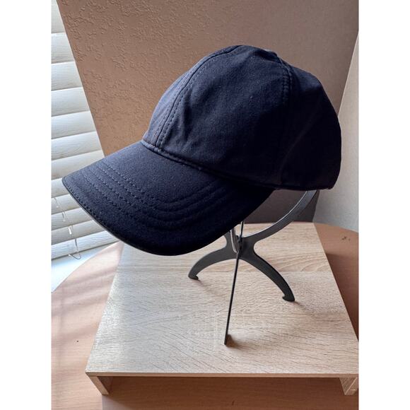 Classic Black Adjustable Baseball Cap - Picture 2 of 9